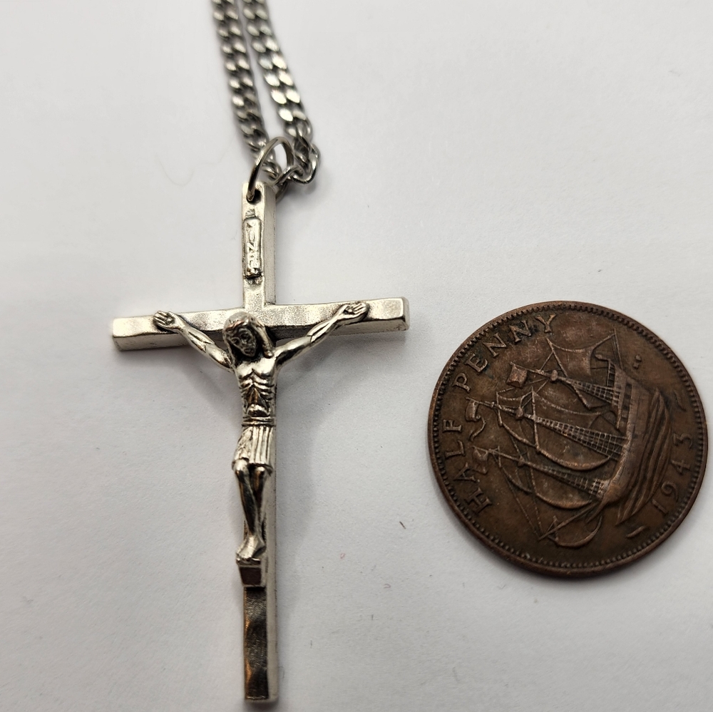 16k white gold and platinum crucifix necklace from Italy.